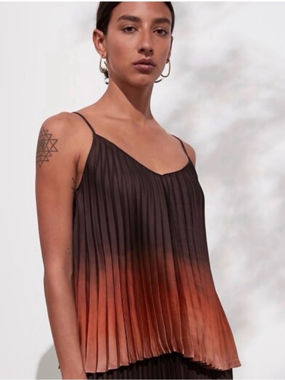 NWT Banana Republic Ombre Pleated Camisole Top V-Neck M